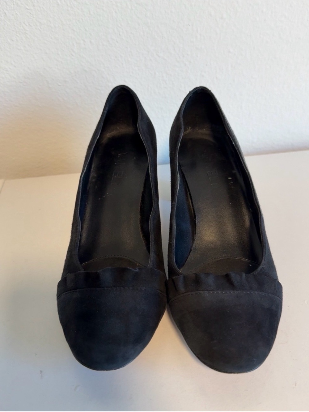 Vaneli Black Suede Heels w/scalloped edges and ruffle detail - Picture 4 of 4